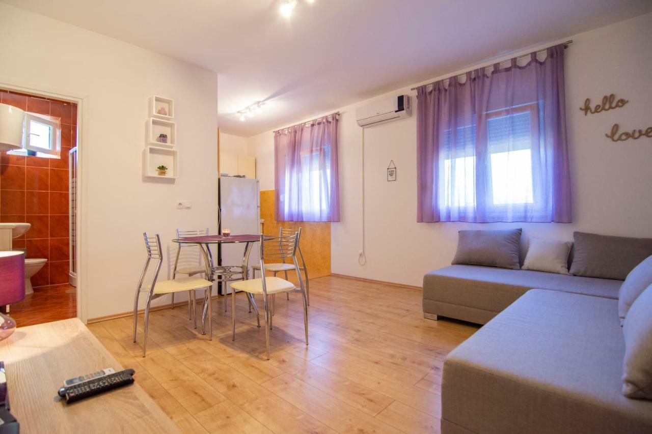 Apartmani Perkovic Gustirna Exterior foto