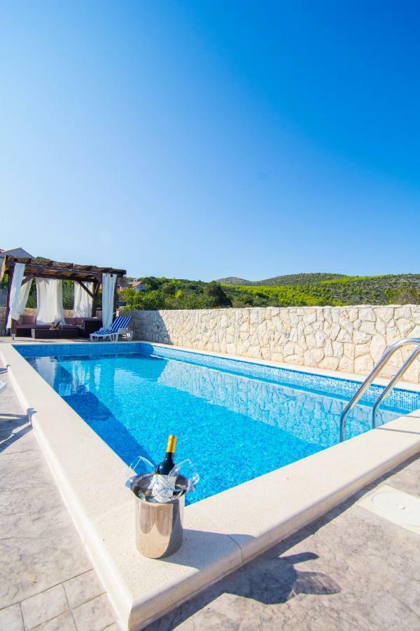 Apartmani Perkovic Gustirna Exterior foto