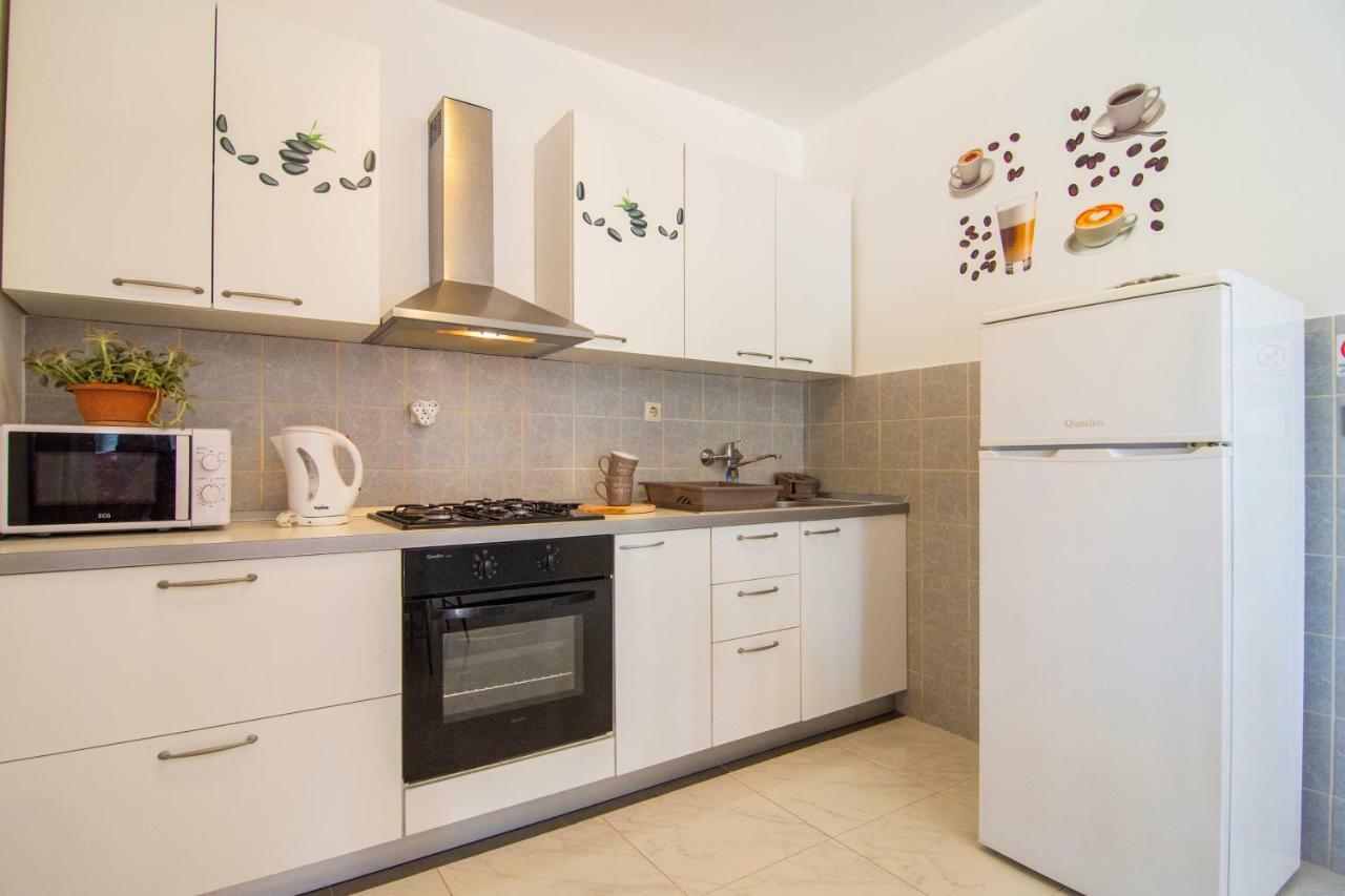 Apartmani Perkovic Gustirna Exterior foto